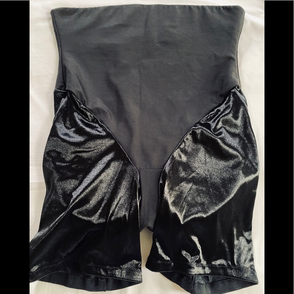 Va Bien High-Waisted Padded Shape Wear Shorts - Picture 3 of 4